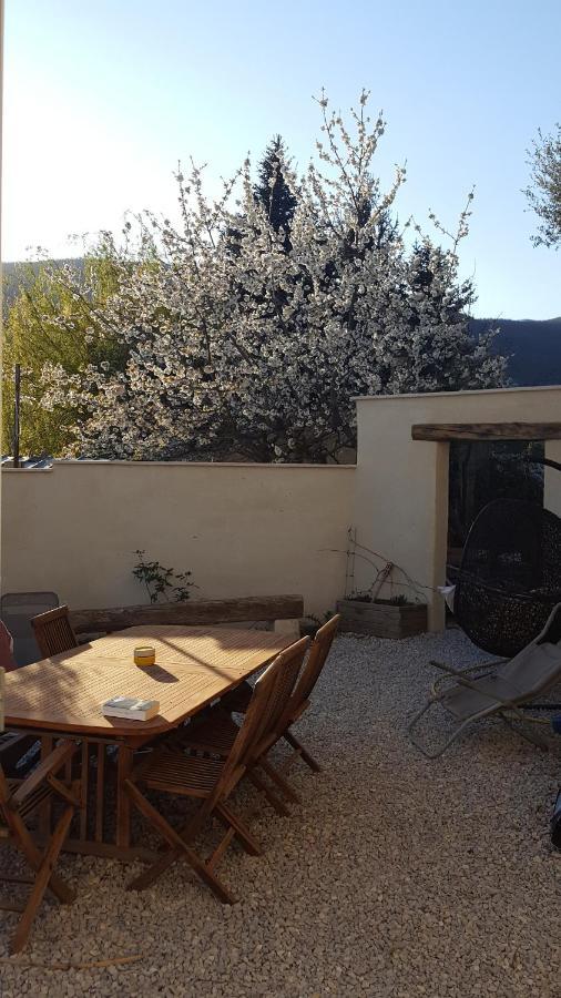 Un Petit Coin De Paradis Le Pegue Bagian luar foto